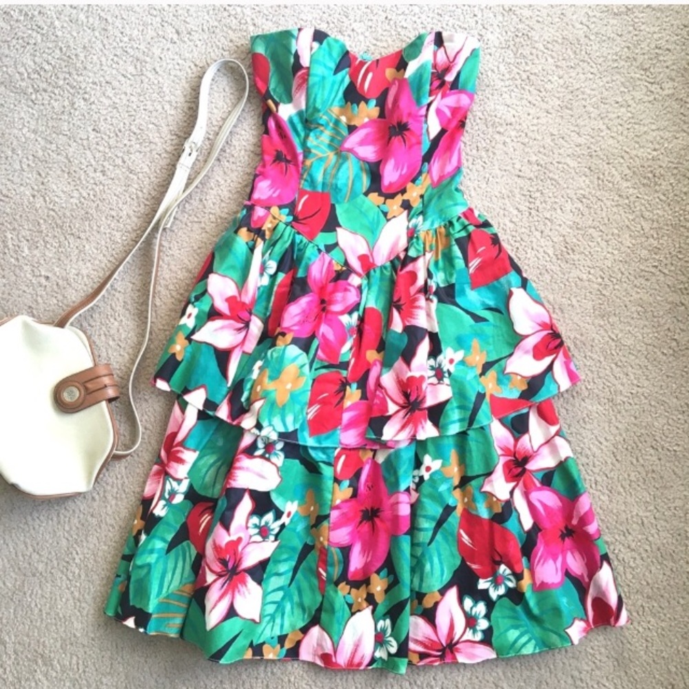 Vintage tropical print floral strapless dress